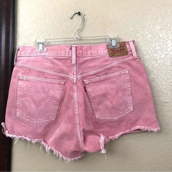 Levi’s Pink Denim Shorts Size 33 - Picture 2 of 3